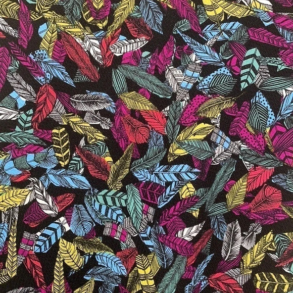 Lularoe women’s Skirt Medium 10 12 Cassie feather pattern pencil stretch black - Picture 2 of 8